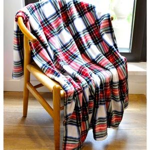 NIP Home Design Plush Throw